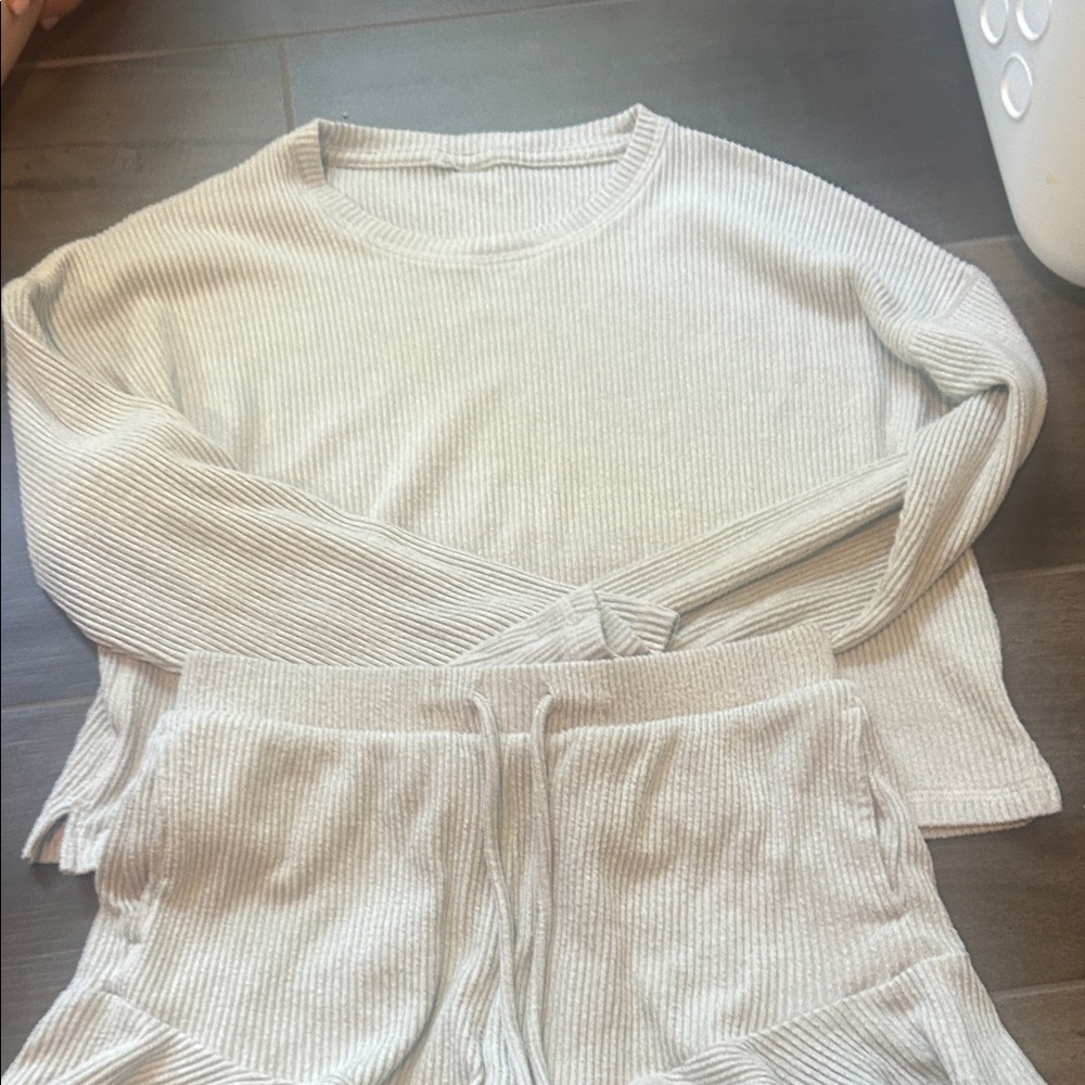 Hollister Light Gray Ribbed Pajama Set